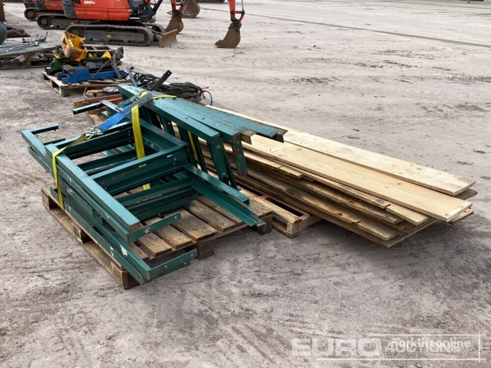 стеллаж для склада Work Bench & Timber Shelves